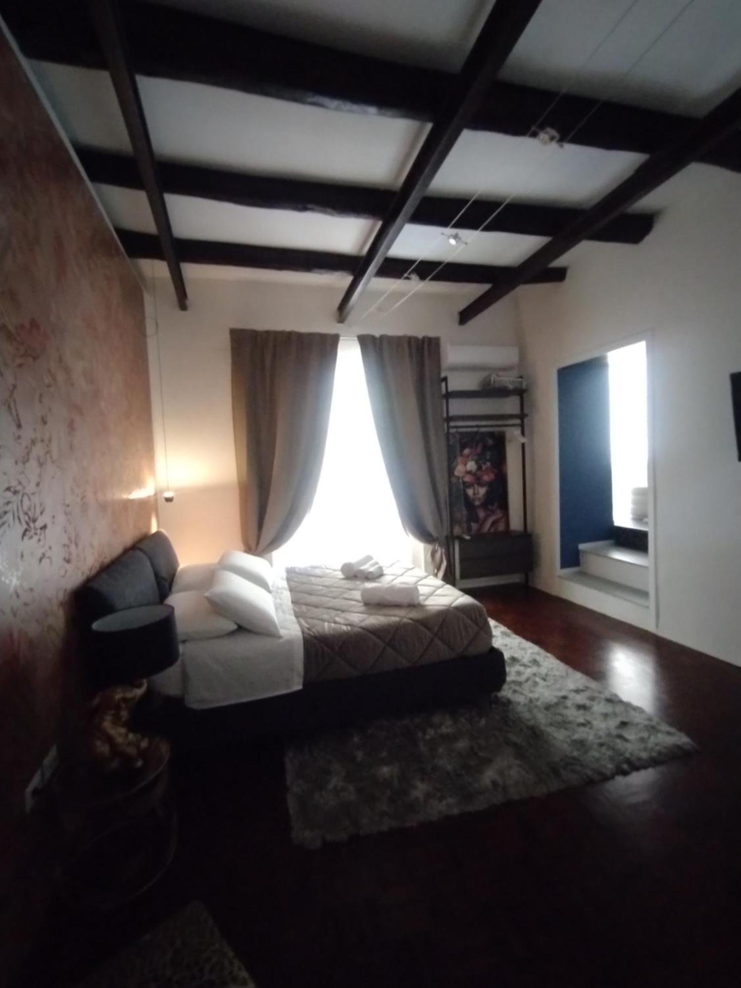 نابولي Plebiscito Suite Apartment المظهر الخارجي الصورة