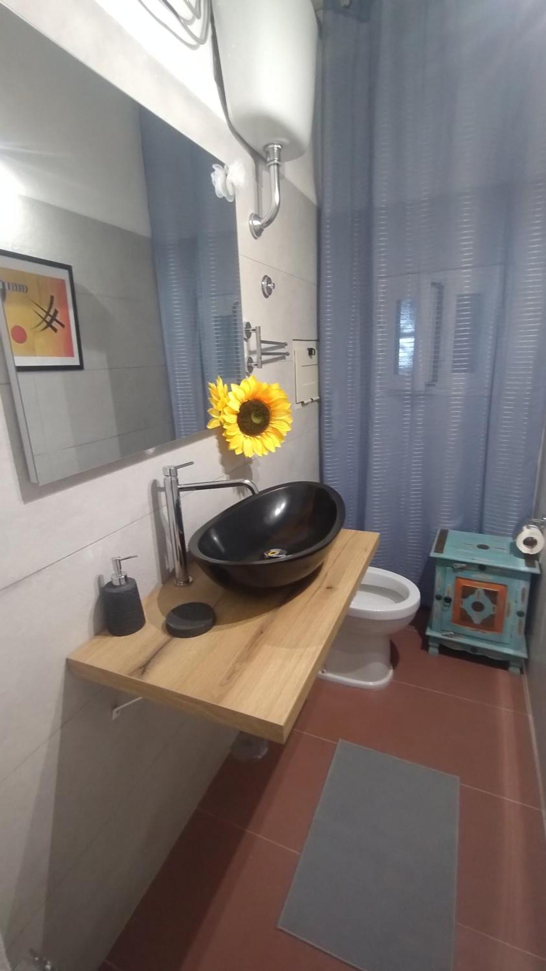 نابولي Plebiscito Suite Apartment المظهر الخارجي الصورة