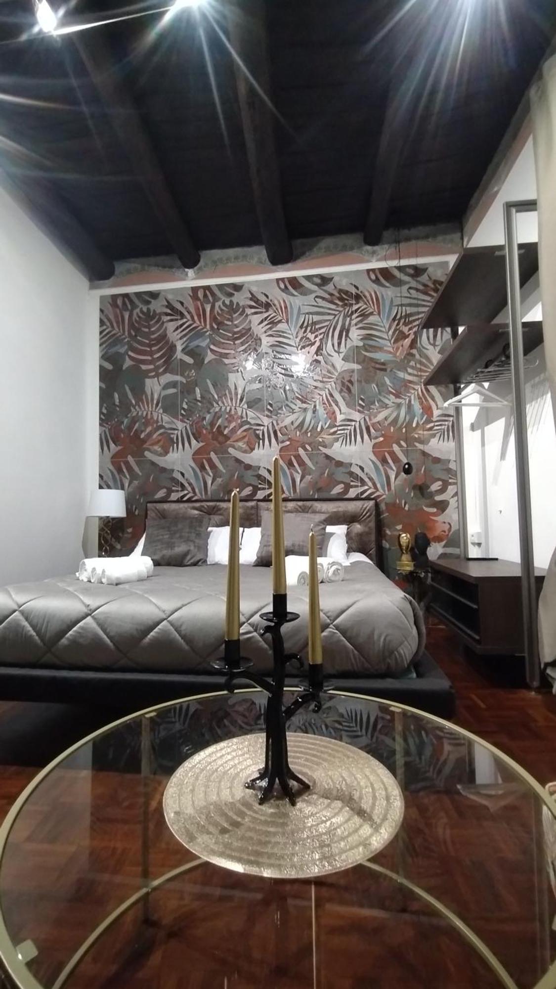 نابولي Plebiscito Suite Apartment المظهر الخارجي الصورة