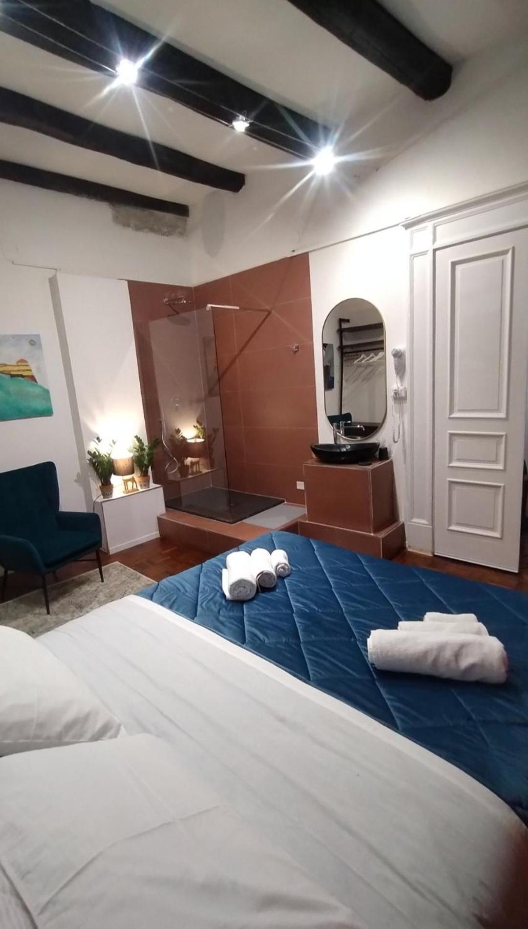نابولي Plebiscito Suite Apartment المظهر الخارجي الصورة