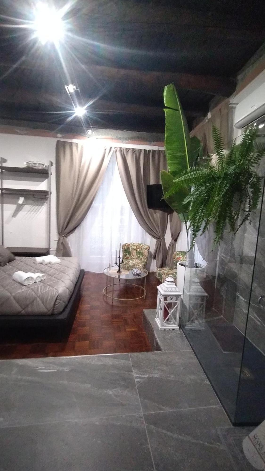 نابولي Plebiscito Suite Apartment المظهر الخارجي الصورة