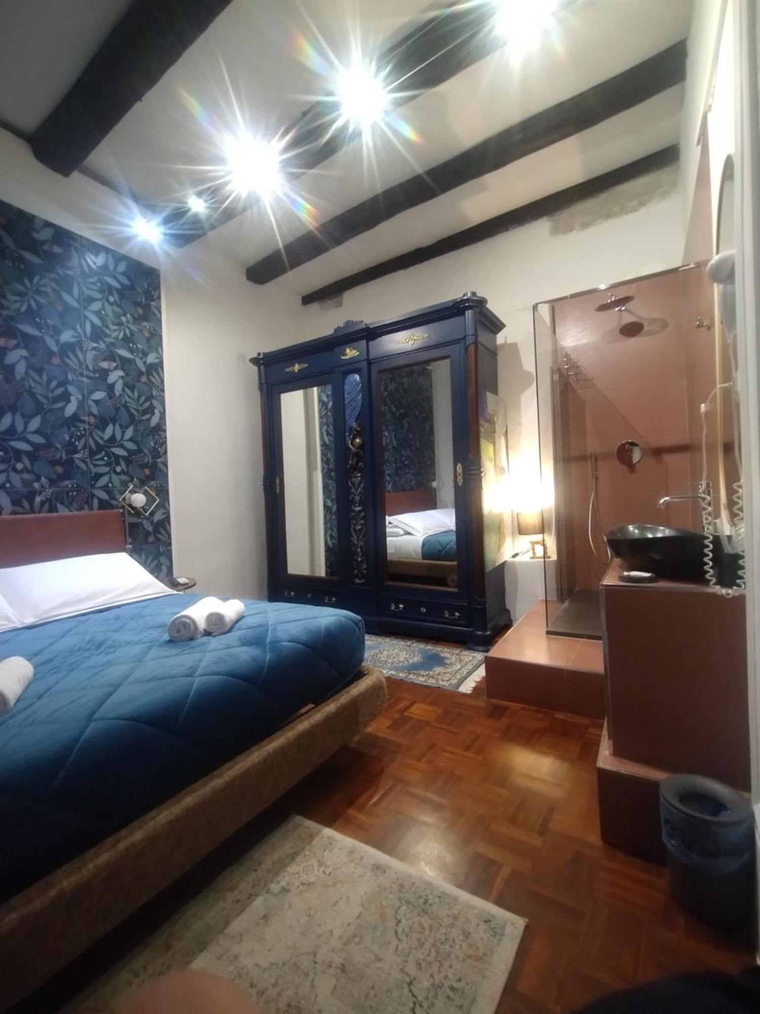نابولي Plebiscito Suite Apartment المظهر الخارجي الصورة